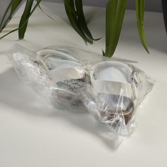 Old Navy New With Tag Size 3-6 Months Faux-Leather Double-Buckle Sandals - Picture 8 of 10